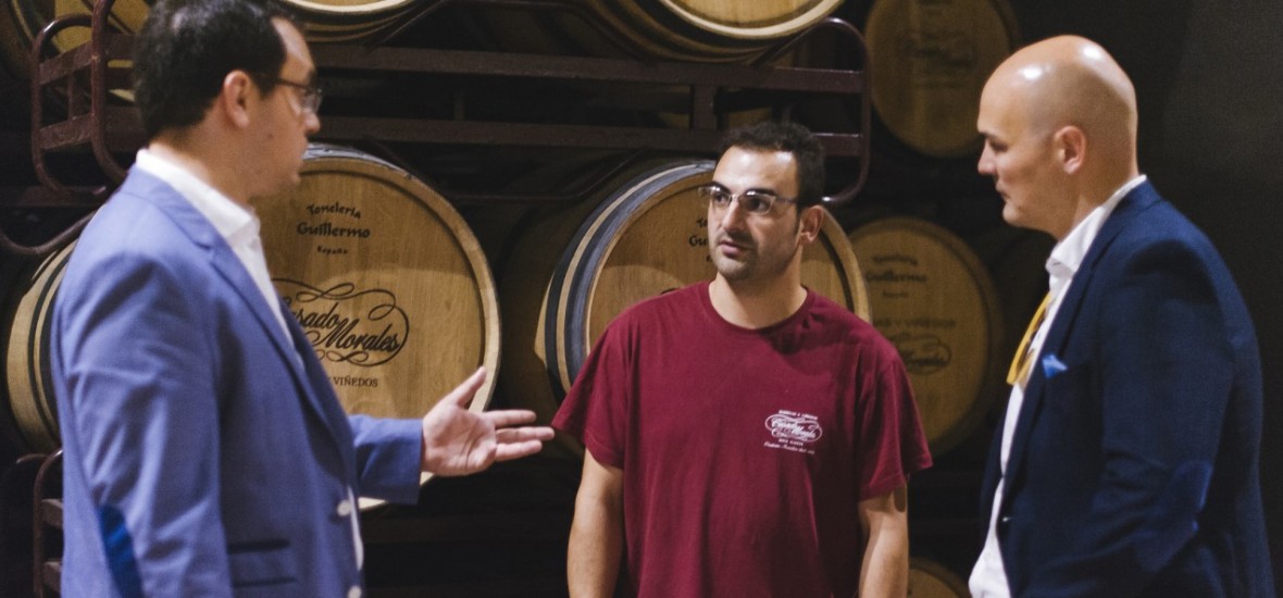 Viñedos y bodegas Casado Morales hablando con Alberto Llamazares Galván